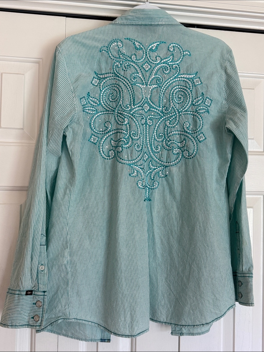 COWGlRL Up Blingy Back & Embroidered Mint Green Striped Button-Up Shirt. Size L
